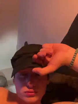 Cam4 Live Sex Cam of 2bestieshavefun