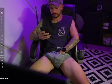 Cam4 Sex Chat of monsieurguitsxx