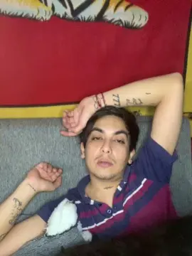 Cam4 Free Live Porn of ugly_shinii