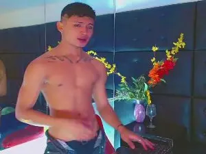 Cam4 Adult Webcams of littlehorny_19