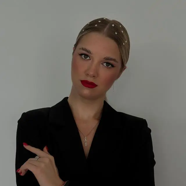 RonniPourvase