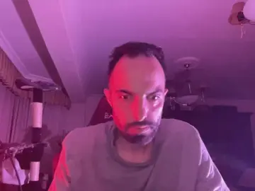 Cam4 Free Porn Cam of adrianpenelargo