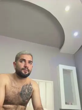 Cam4 Free Porn Cam of TonyLatino_