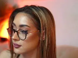 Cam4 Live Sex Cam of AileenKiss