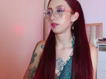 Cam4 Free Live Porn of alisseallie