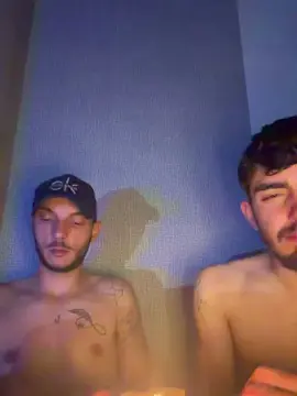 Cam4 Free Live Porn of diversing_fun