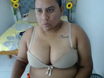 Cam4 Watch Live Sex Cams of hotlesby4uxxx