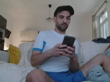 Cam4 Free Porn Cam of yo_funmarseille