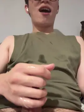 Cam4 Live Sex Cam of Louis_444