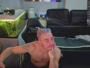 Cam4 Private Sex Chat of Rayzel_White