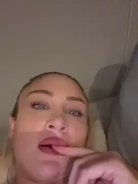 Cam4 Live Sex of sex_kitten8