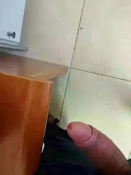 Cam4 Free Live Porn of electricman2024