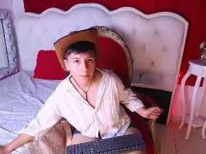 Cam4 Private Sex Chat of Taveko_Soler