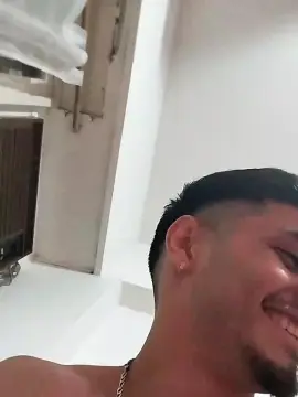 Cam4 Free Live Porn of chulodelghetto1