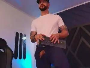 Cam4 Private Sex Chat of Petesevanss