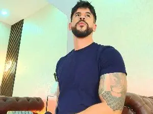 Cam4 Free Porn Cam of Petesevanss