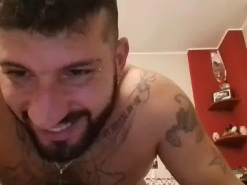 Cam4 Nude Webcam of zio__paperone