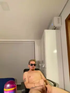 Cam4 Free Live Porn of Caiomendonza