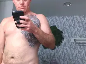 Cam4 Live Porn of DILFiGuess1