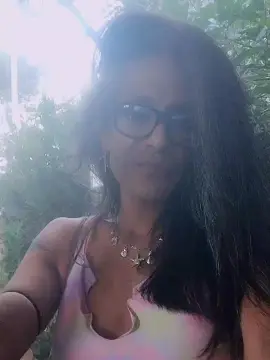 Cam4 Adult Video Chat of LaGuilleMiaw