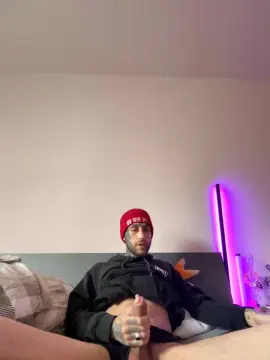 Cam4 Watch Live Sex Cams of BigProfit95