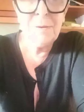 Cam4 Nude Webcam of sophia68milf