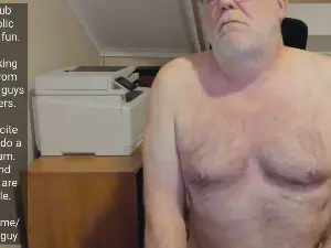 Cam4 Private Sex Chat of hairysubguy