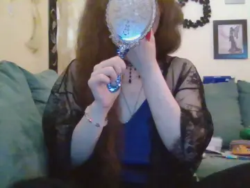 Cam4 Adult Video Chat of QueenCrimson