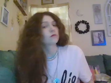 Cam4 Live Porn of QueenCrimson