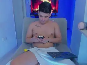 Cam4 Adult Video Chat of Andyvibes19