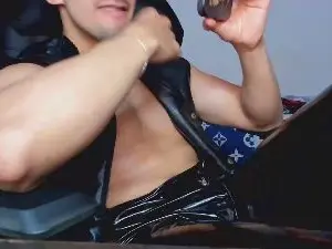Cam4 Free Live Porn of Tommy_bred