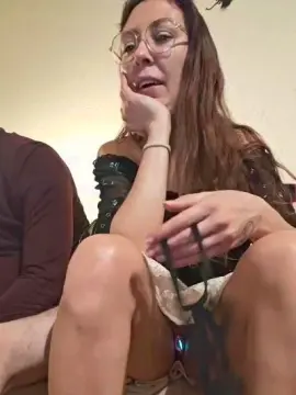 Cam4 Live Porn of Sisexycouple