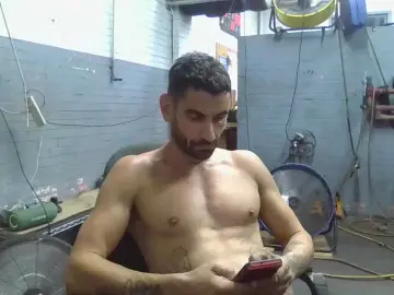 Cam4 Sex Cam of Bigtoyguy34