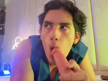 Cam4 Free Porn Cam of TheoHart