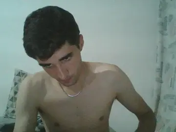 Cam4 Live Sex of celolintz