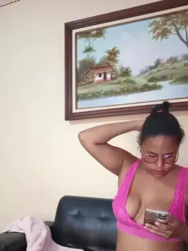 Cam4 Private Sex Chat of Monica2702