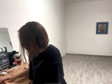 Cam4 Sex Cam of LeanaMielnicki