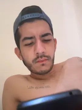Cam4 Free Live Porn of leorih23