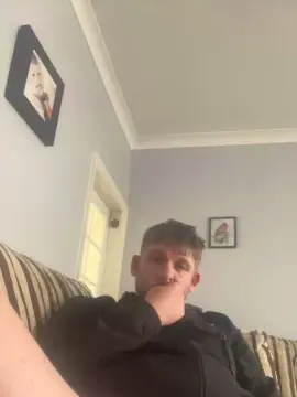 Cam4 Free Live Porn of skuzzy244