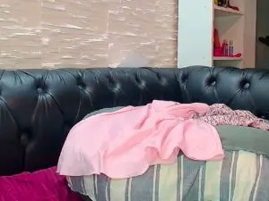 Cam4 Adult Video Chat of AmelieAndRoss