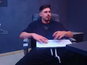 Cam4 Private Sex Chat of EnzzoRace