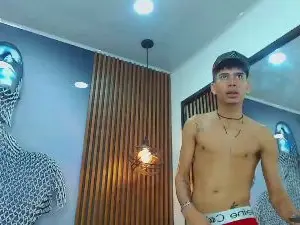 Cam4 Private Sex Chat of SkinnycuteAlyer