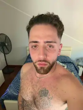 Cam4 Free Live Porn of Fabriziocarerra