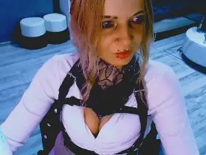 Cam4 Adult Video Chat of InesDesire