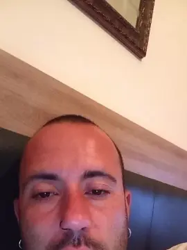 Cam4 Live Sex Cam of Sherlock23z