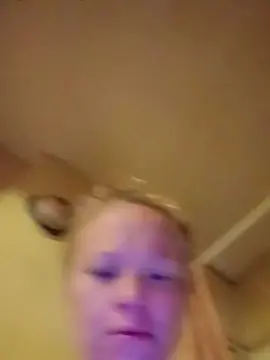 Cam4 Adult Video Chat of QUEENB8675