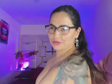 Cam4 Live Porn of tamara_rouse1
