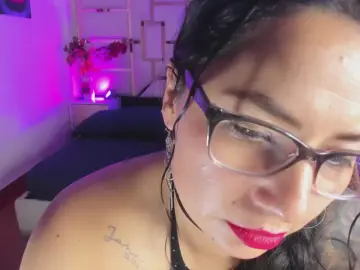 Cam4 Live Porn of tamara_rouse1