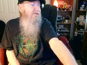 Cam4 Live Sex of guyboobies
