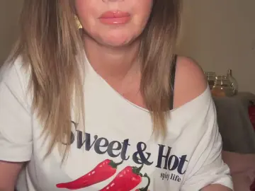 Cam4 Live Sex of Lucy_Louxx